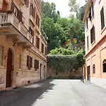 Old Rome House